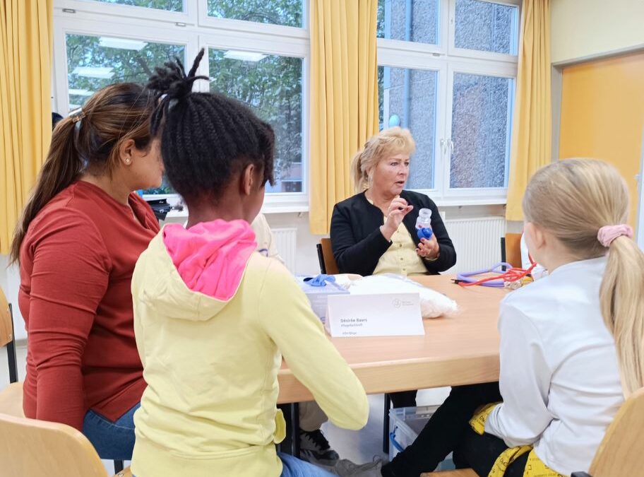 Besuch mehrerer 5. Klassen an der Grundschule am Amalienhof