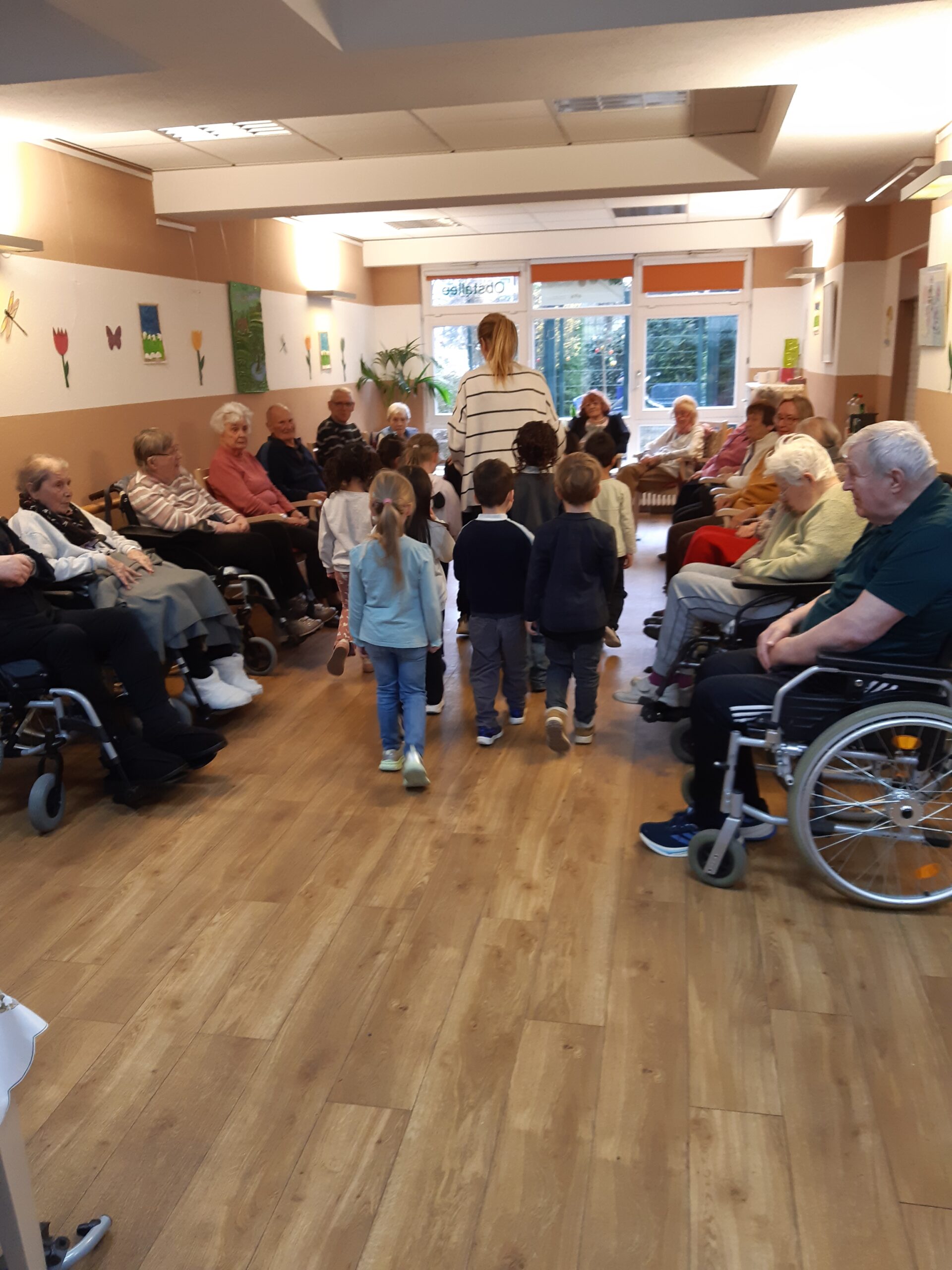 105.Geburtstag eines Tagespflege Besuchers gefeiert., KITA Wunderblume zu Besuch